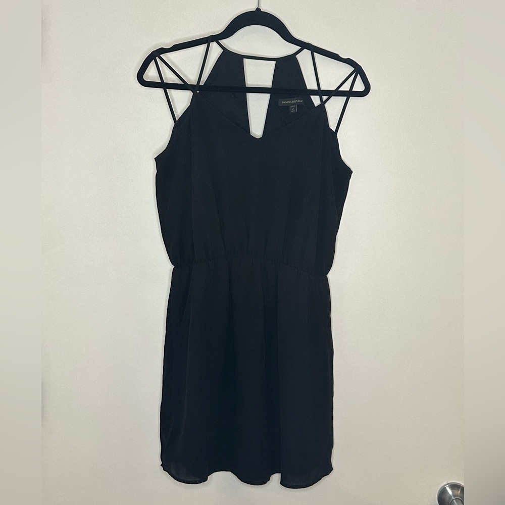 Banana Republic cocktail dress black skater flowy skirt size 6